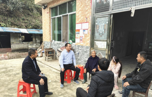 暖日访村传温情 实干帮扶暖民心